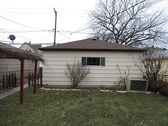 4th image of 2626 N 74th Ave