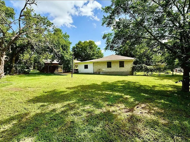 310 Boehm Cir — Photo 12