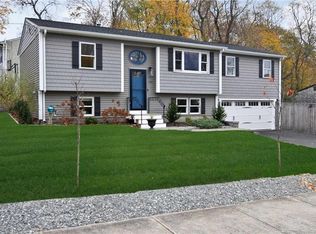 393 Warwick Neck Ave, Warwick, RI 02889