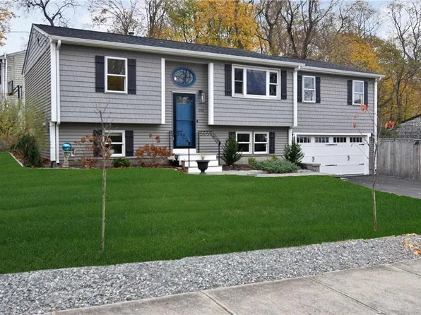 393 Warwick Neck Ave, Warwick, RI 02889