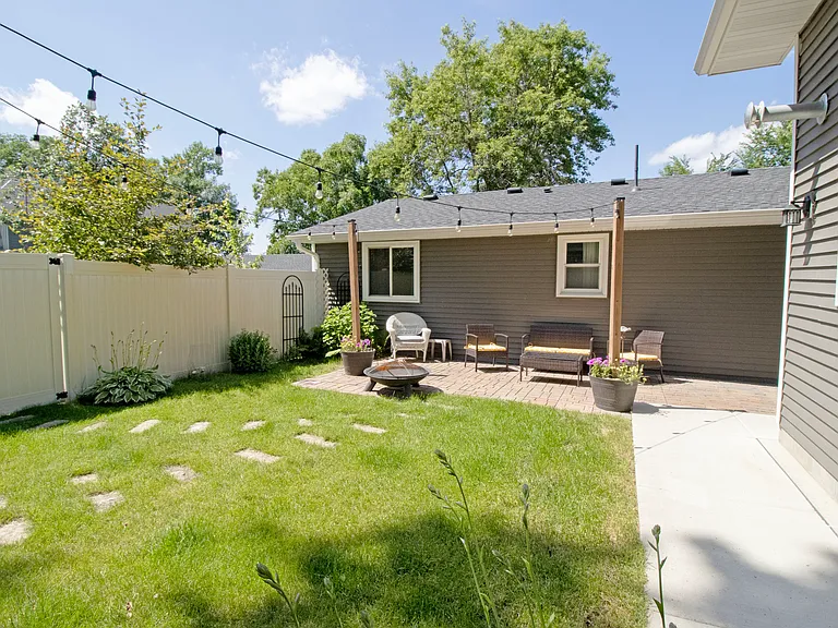 3935 Donnelly Dr NW — Photo 6