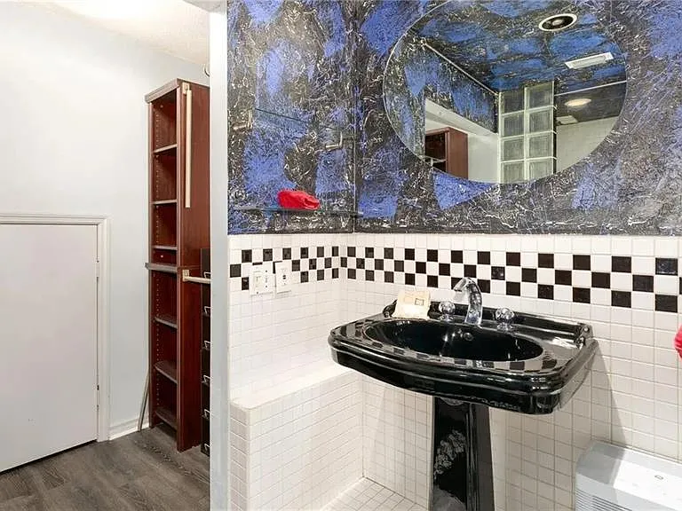 10438 Saint Tropez Pl — Photo 16