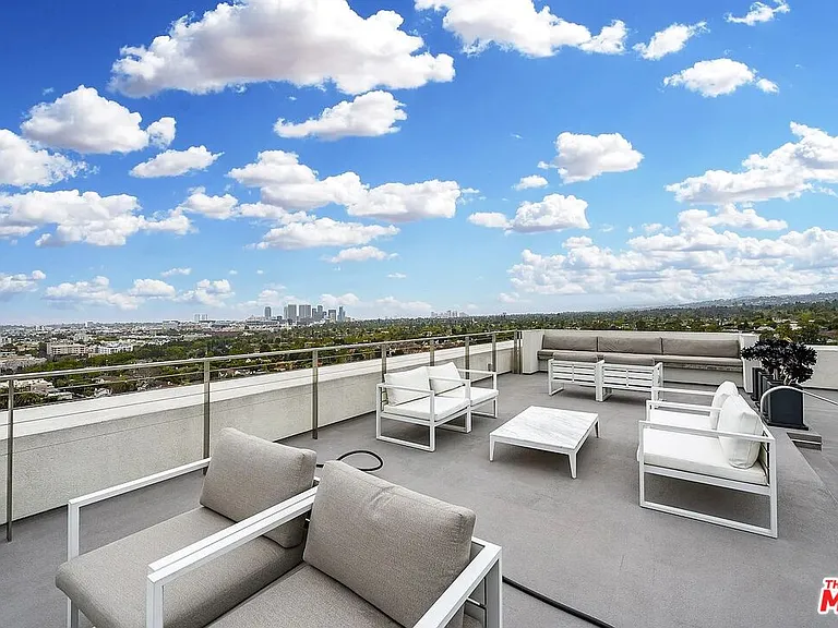 838 N Doheny Dr #402 — Photo 17