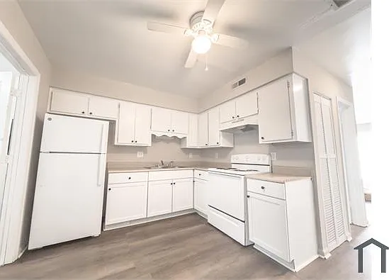 128 Langley Dr #A — Photo 10