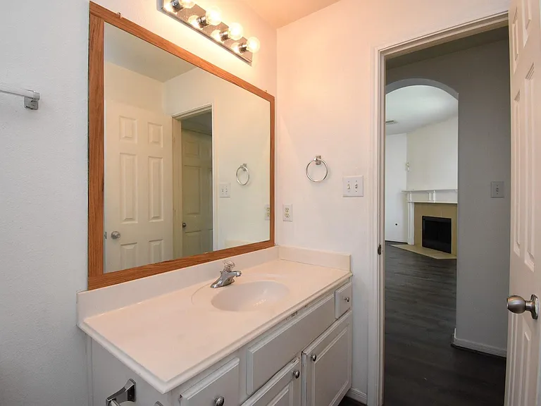 128 Long Canyon Ln — Photo 17