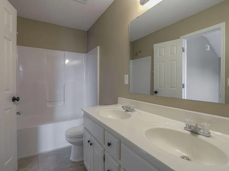 Cottonwood - Master Bathroom