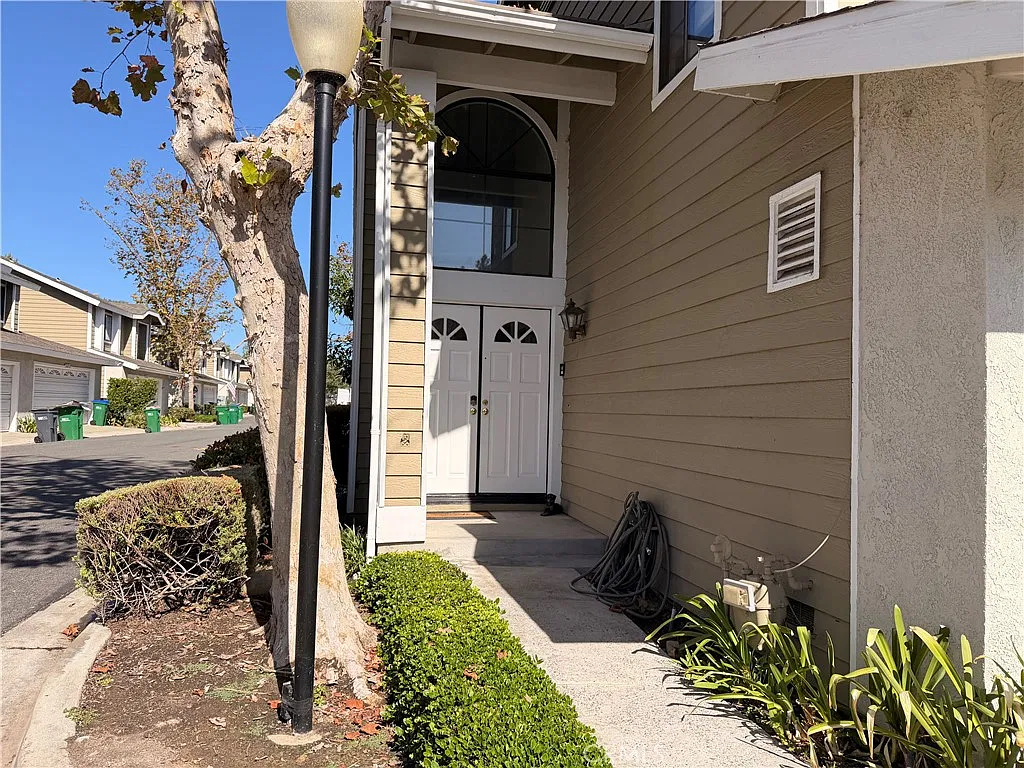 3 bed, 2.5 bath, 1200 sqft, $4,000 — Photo 4
