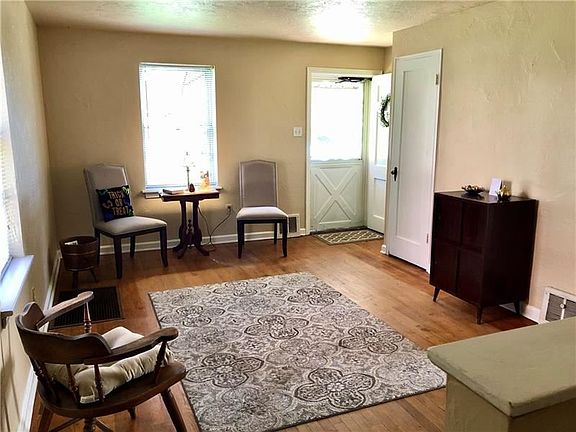 5th image of 1814 Seaton St