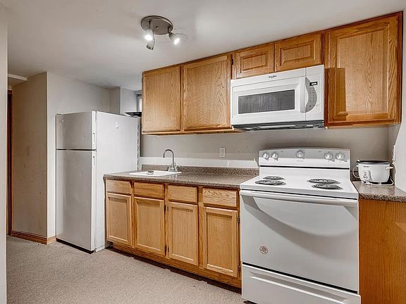 3rd image of 705 5th Ave SE