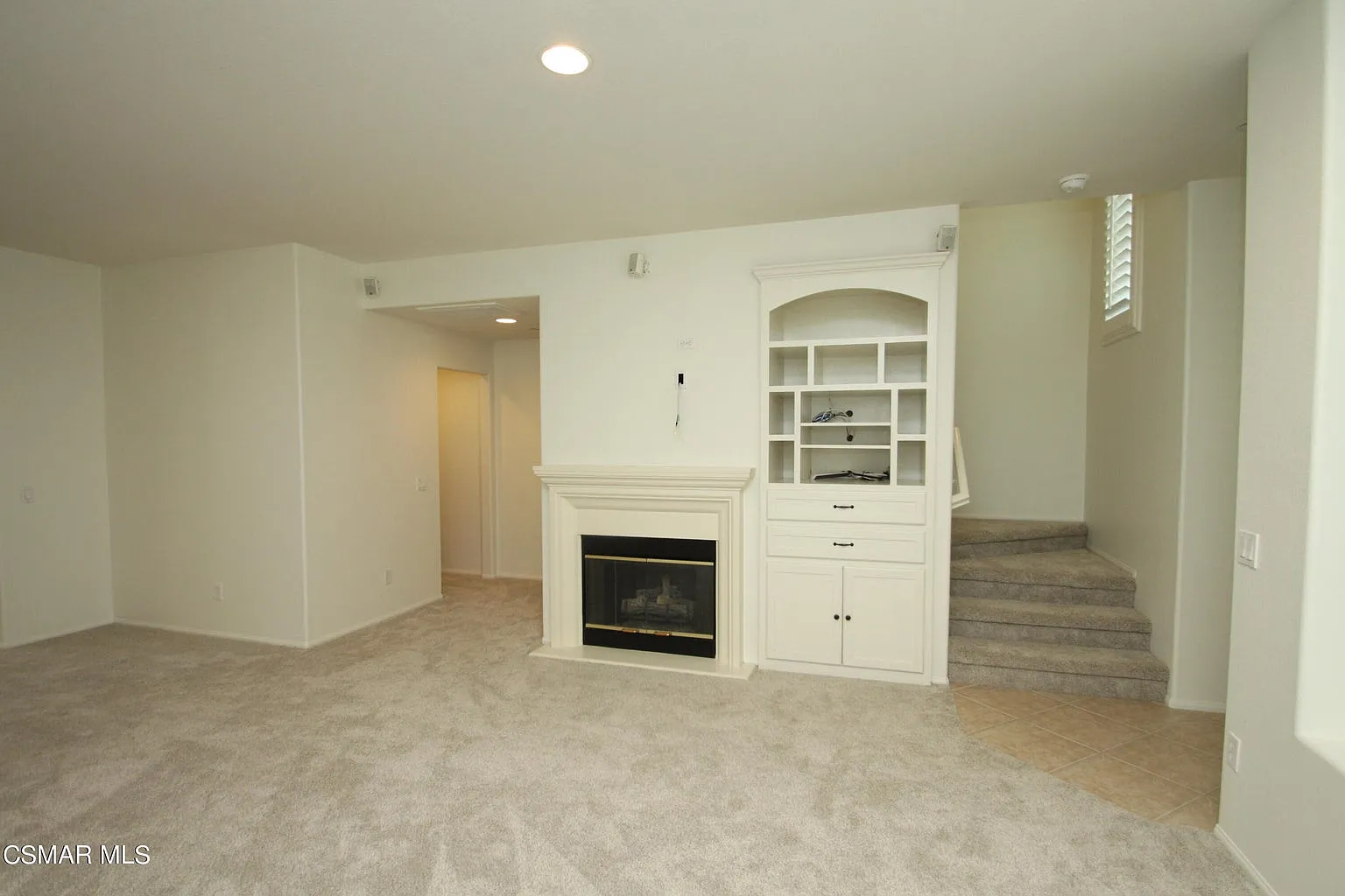 3 bed, 2.5 bath, 1597 sqft, $4,000 — Photo 2