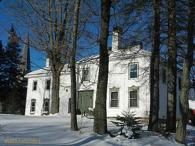 2nd image of 15 Pleasant St