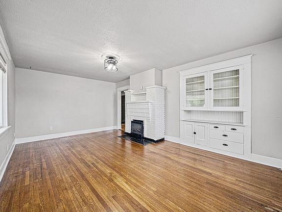 5th image of 927 Crossland Ave