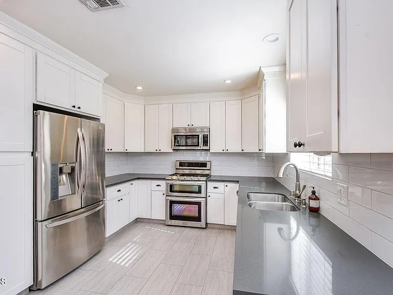 321 N Lima St — Photo 14
