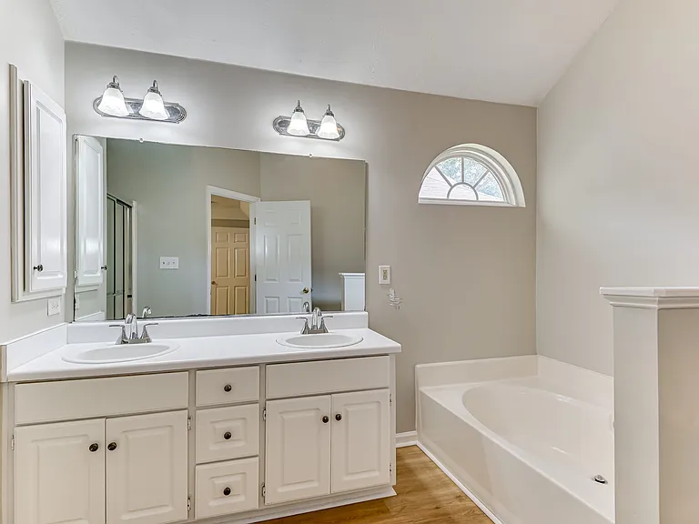 1955 Shoreline Dr — Photo 17