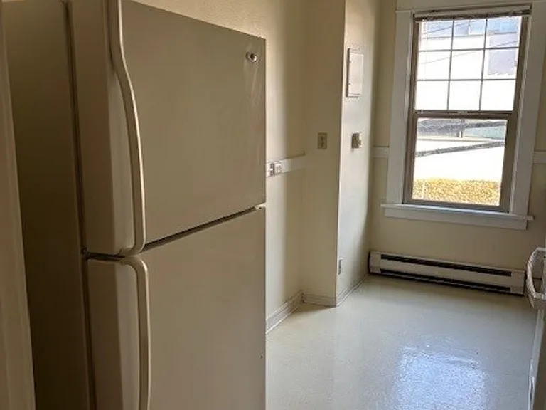 Del Roy Apartments — Photo 13