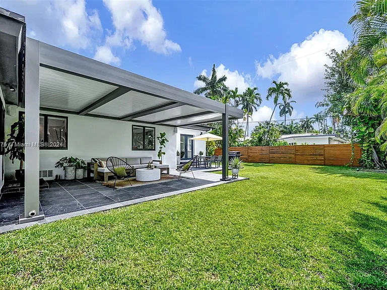 7531 Miami View Dr — Photo 25