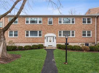 143 Heritage Hill Rd APT D, New Canaan, CT 06840