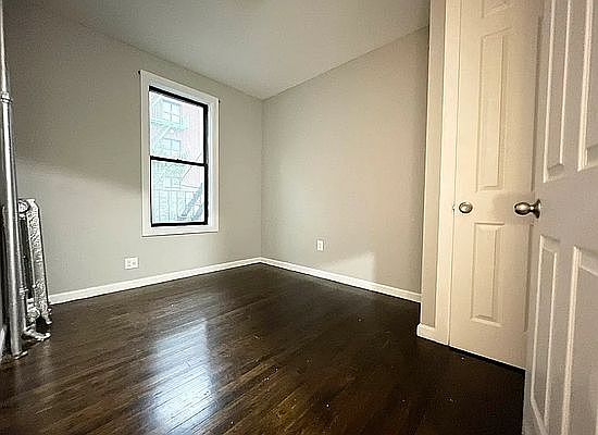 5th image of 2391 Davidson Ave APT 2C