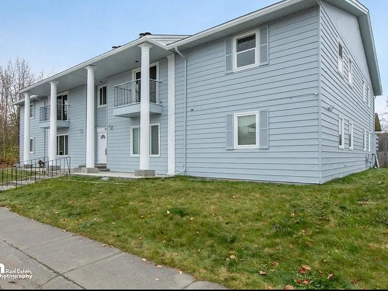 1024 Hoyt St #103 — Photo 1