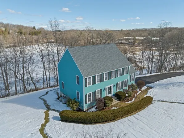 4 Brentwood Dr, Shrewsbury, MA 01545