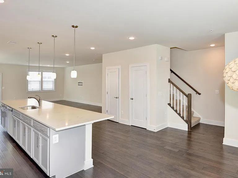 44858 Tiverton Sq — Photo 11