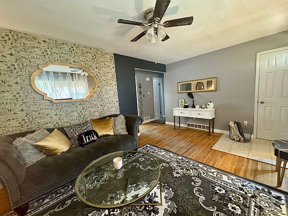 2nd image of 7834 Elder Cir