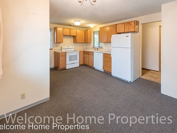 5th image of 253 NE Damson Pl APT 4