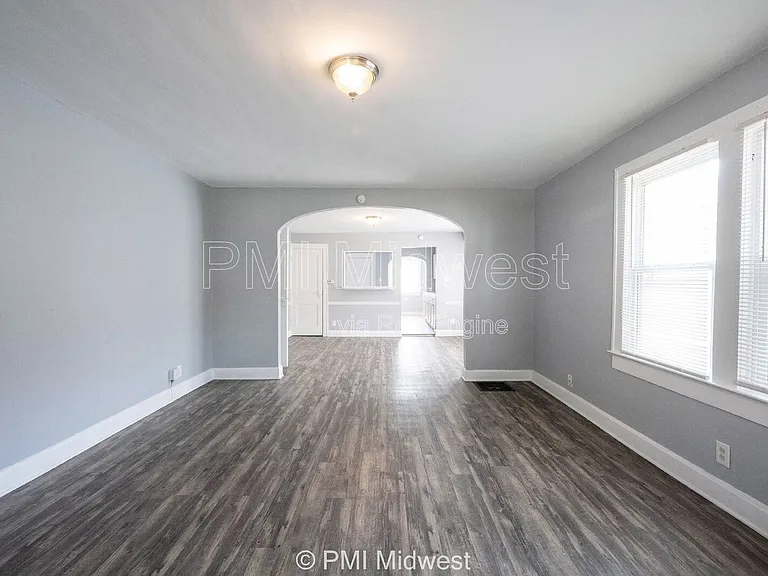 1321 N Ewing St — Photo 8
