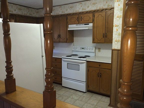 4th image of 413 Pecan Dr