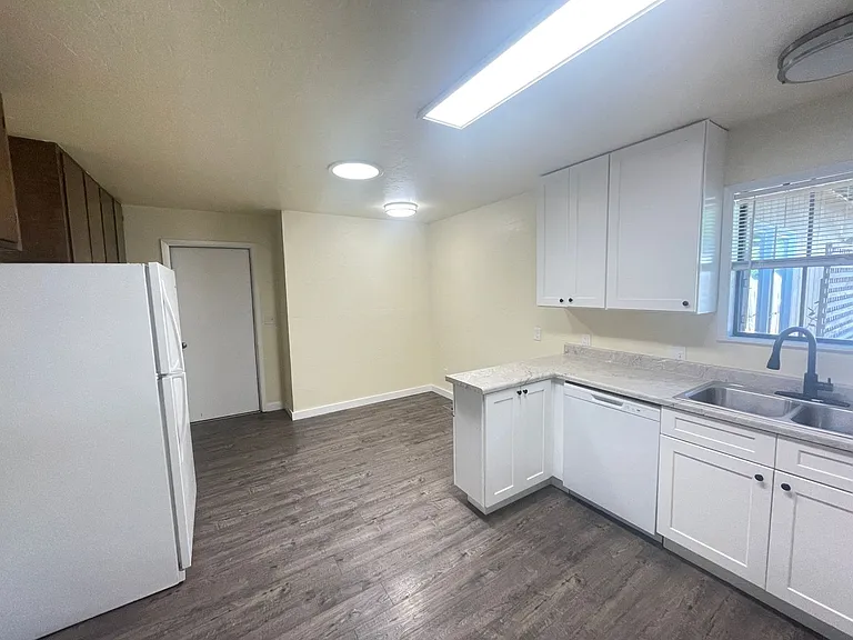 4590 Excelsior Rd — Photo 8