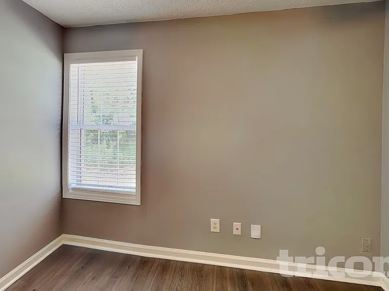 329 Kellys Walk — Photo 11