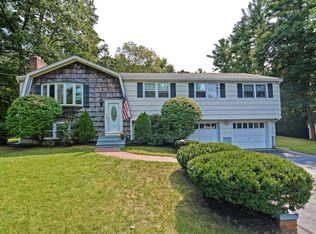 22 Lafayette Ln, Norfolk, MA 02056