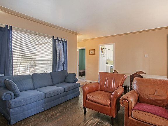 3rd image of 13672 Lakeshore Dr
