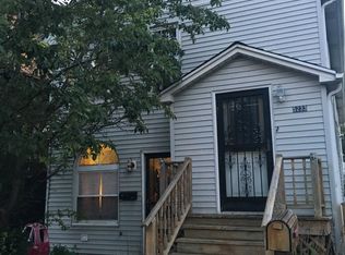 5233 W Strong St #1, Chicago, IL 60630