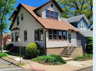 27 Garden Pl, Edgewater, NJ 07020