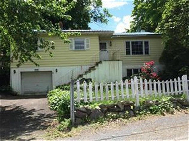 1st image of 11 Lake Dr
