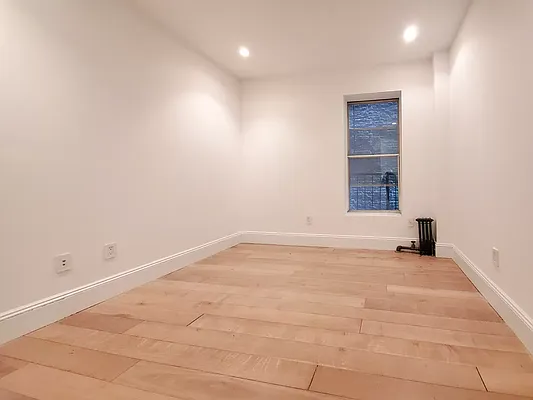 Rented by Brighton Management | media 18