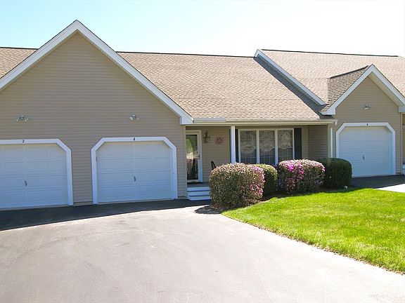 2nd image of 4 Ledgewood Dr #4
