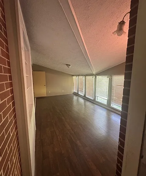 294 Longview Dr — Photo 10