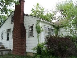 2nd image of 4 E Oliver St