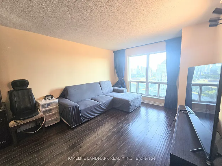 11 Lee Centre Dr #2102 — Photo 10