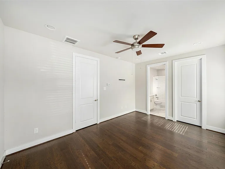 420 W 28th St #D — Photo 28