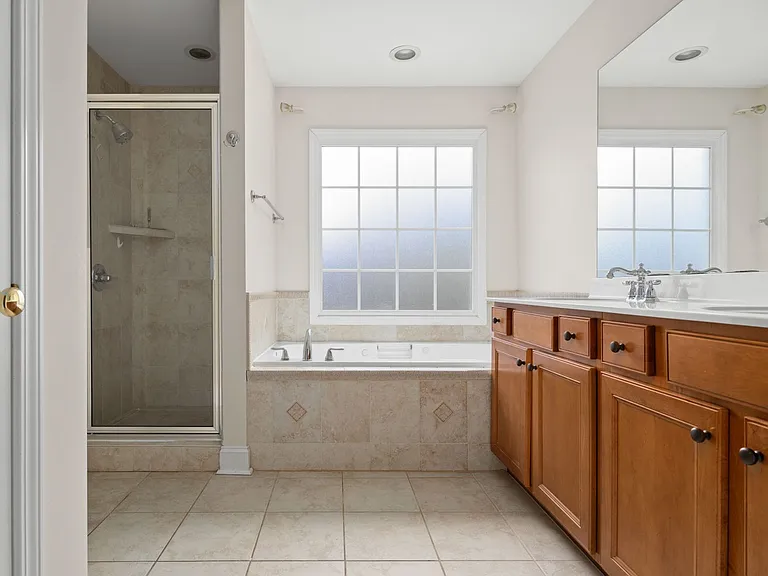 6 Winding Oak Dr — Photo 22