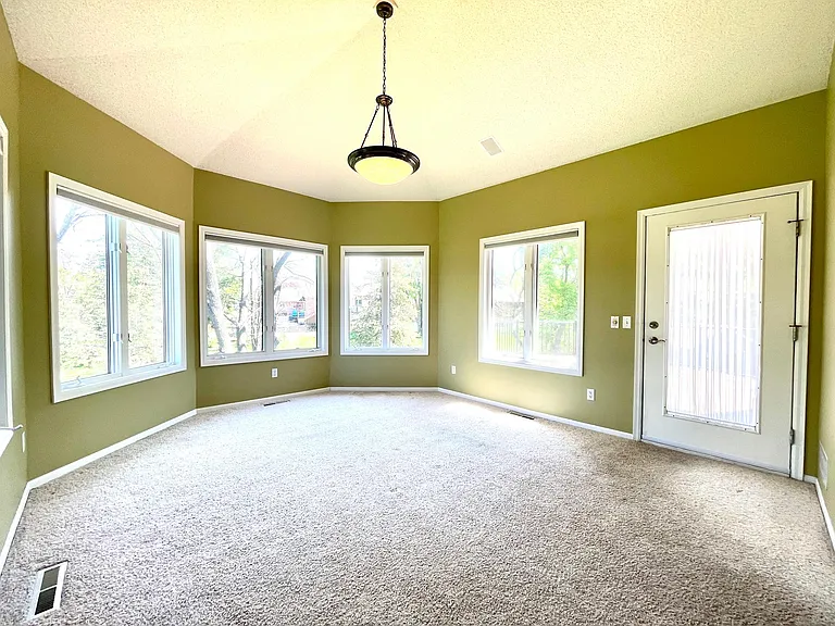 640 S Park Ct — Photo 10