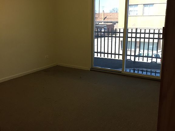 2nd image of 5343 W Diversey Ave