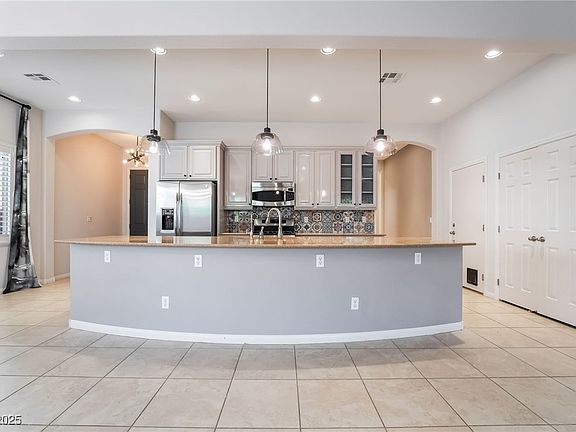 3rd image of 5384 Candlespice Way