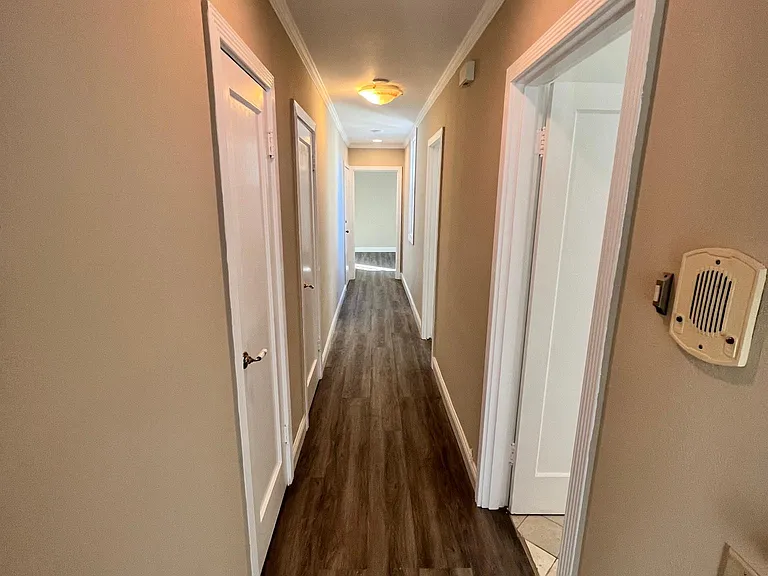 1356 S Van Ness Ave #203 — Photo 7