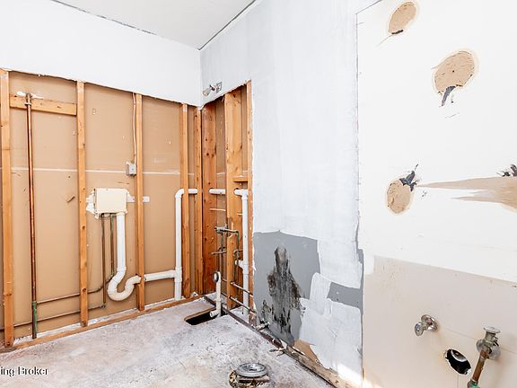 4th image of 230 Joshua Ct