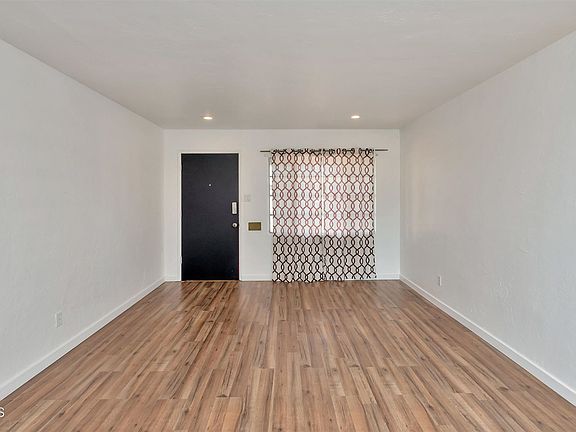 5th image of 2047 W Maryland Ave
