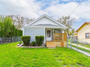 828 E 27th St, Des Moines, IA 50317